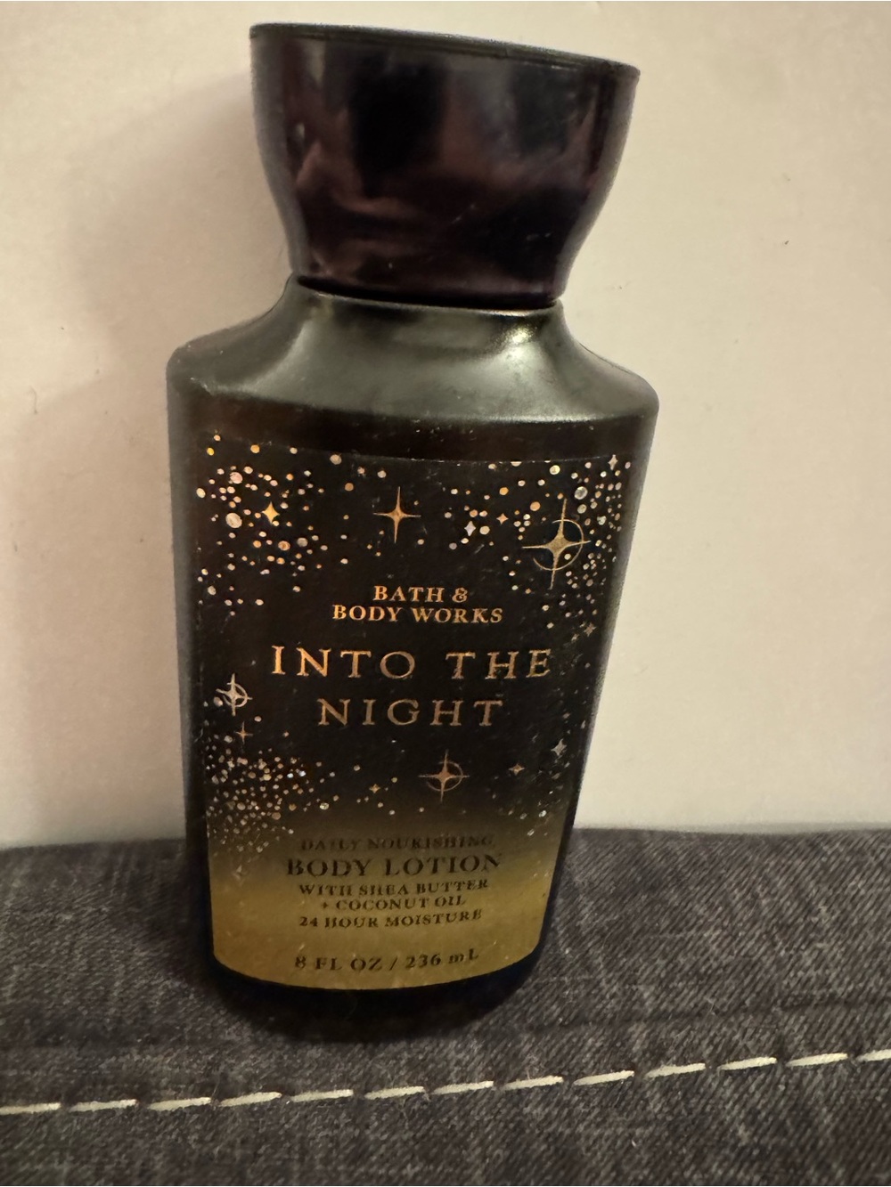 Bath & Body Works Into The Night Body Lotion 8 Oz J19